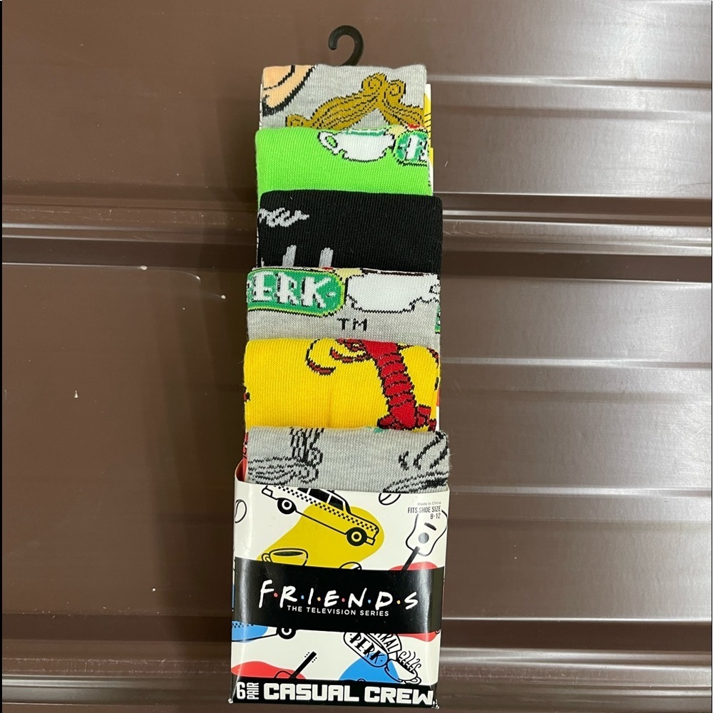 6 pairs of Bioworld Friends Central Perk crew socks shoe size 8-12